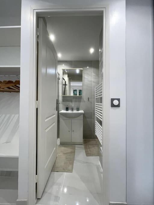 Appartement Cosy Et Moderne Proche De Disneyland Bussy-Saint-Georges Eksteriør billede
